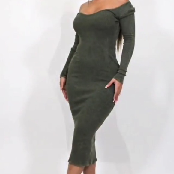 Junie Clothing green ribbed L/S Dress - Picture 1 of 10